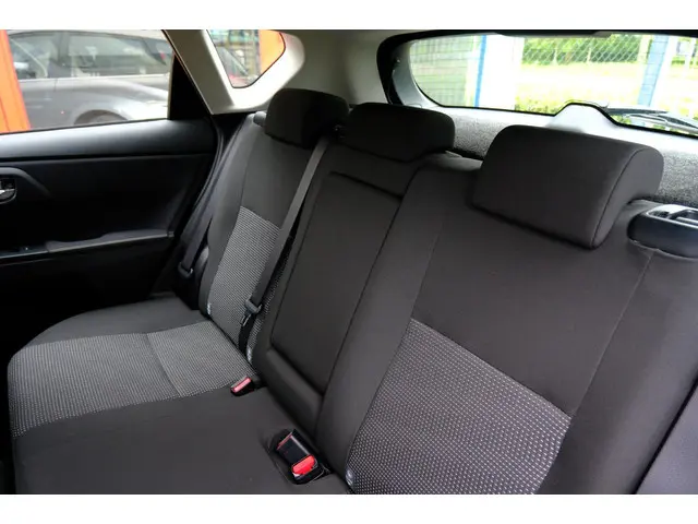 Toyota Auris 1.6 Aspiration Clima|Cam|LMV 2013 Benzine 23