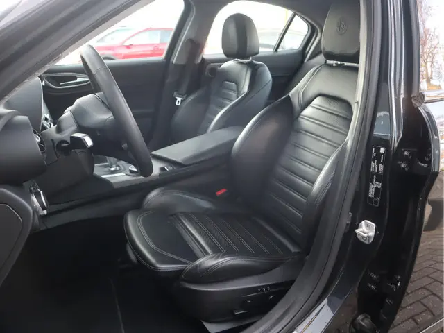 Alfa Romeo Giulia 2.0T Super 2018 Benzine 25