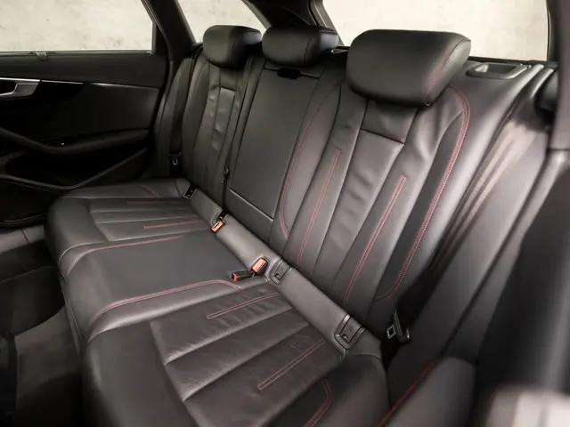 Audi A4 Avant 2.0 TDI S-Line Sport 2017 Diesel 18