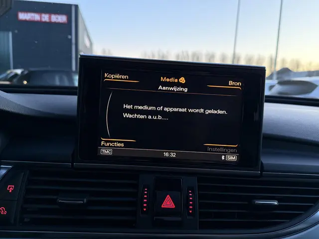 Audi A6 Limousine 2.8 FSI Pro Line S 2012 Benzine 18