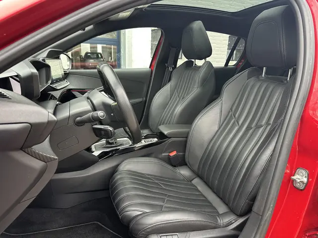 Peugeot 208 1.2 Turbo 100 PK GT Pack 2021 Benzine 13