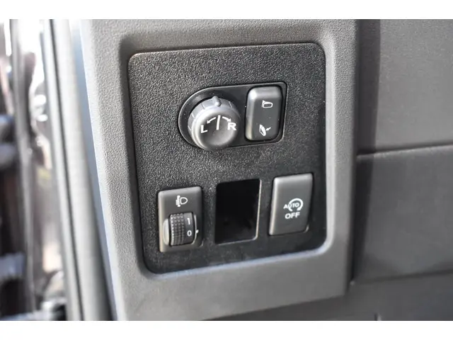 Nissan QASHQAI 1.6 Visia 2013 Benzine 28