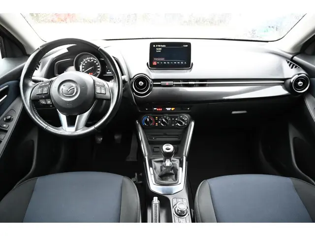 Mazda 2 Skyactiv-G 90 5MT TS+ 2015 Benzine 10