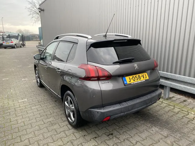 Peugeot 2008 1.2 PureTech Blue Lion 2018 Benzine 15