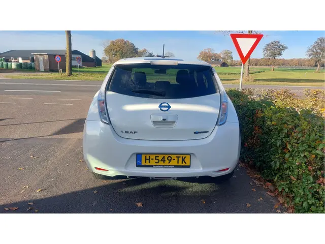 Nissan Leaf Acenta 24 kWh 2015 Elektrisch 8