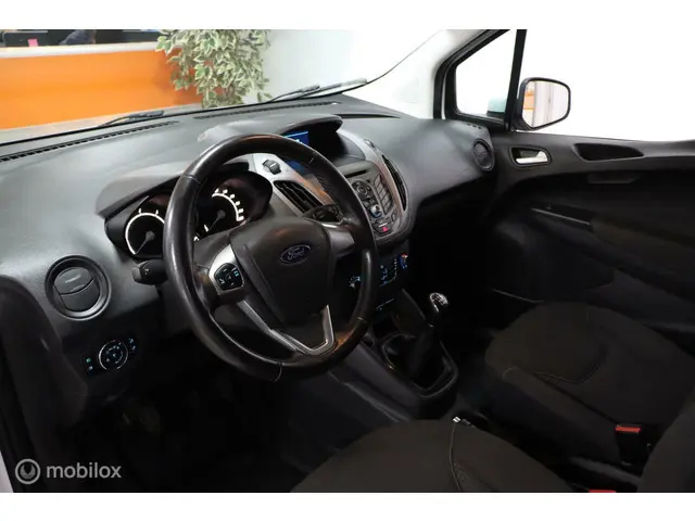 Ford Transit Courier 1.5 TDCI Trend 2017 Diesel 17