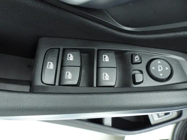 BMW 3 Serie Sedan 318i 2025 Benzine 21