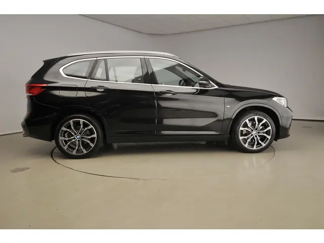 BMW X1 sDrive20i High Executive 2020 Benzine 4