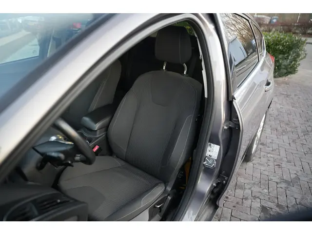 Ford Focus 1.0 EcoBoost Titanium 2013 Benzine 4