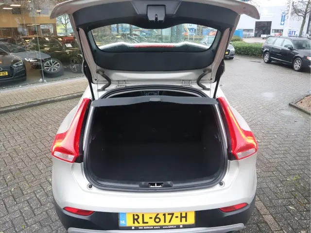 Volvo V40 Cross Country 1.5 T3 Momentum 2018 Benzine 5