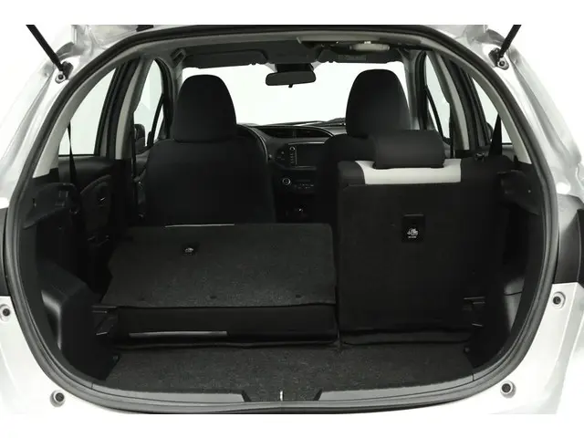 Toyota Yaris 1.5 Hybrid Active 2020 Hybride Benzine 24