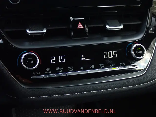 Toyota Corolla 1.8 Hybrid Business 2021 Hybride Benzine 22