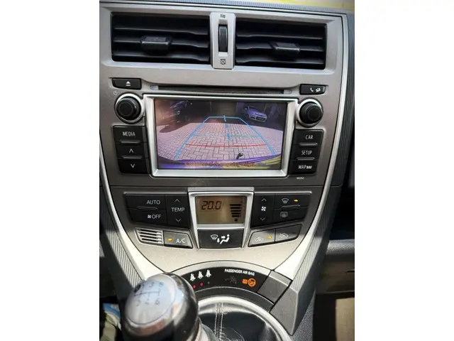 Toyota Verso-S 3