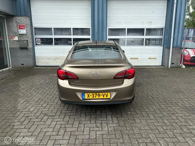 Opel Astra NOTCHBACK 1.6 Turbo Sport 2012 LPG/Gas 4