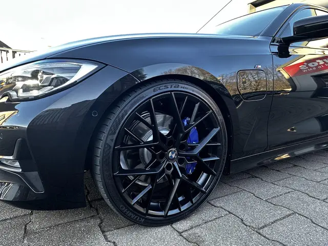 BMW 3 Serie 330e Sport Edition 2019 Hybride Benzine 23