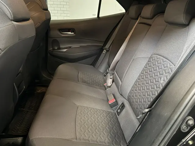 Toyota Corolla 1.8 Hybrid TeamD 2022 Hybride Benzine 35