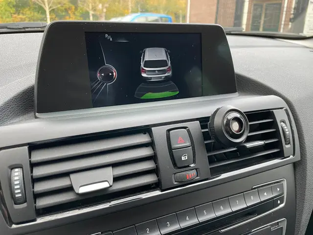 BMW 1 Serie 116i Executive 2014 Benzine 17