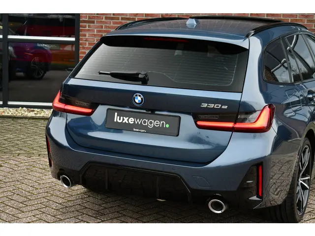 BMW 3 Serie Touring 330e M-Sport 2025 Hybride Benzine 54