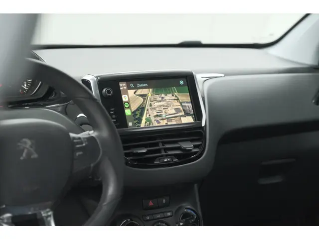 Peugeot 208 PureTech 82 Signature 2018 Benzine 50