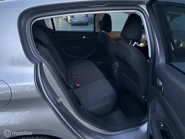 Peugeot 308 1.6 THP Allure 2014 Benzine 12