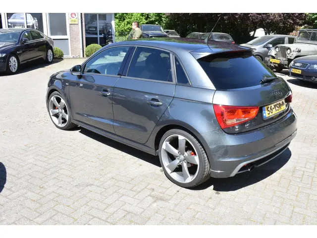 Audi A1 Sportback 1.2 TFSI Pro Line S 2012 Benzine 31