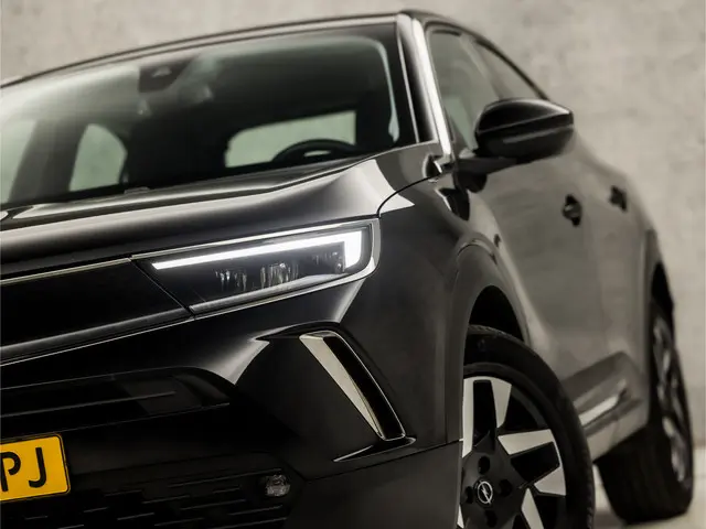 Opel Mokka 1.2 Elegance Sport 2021 Benzine 12