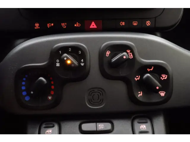 Fiat Panda 1.0 Hybrid City Life 2022 Benzine 18