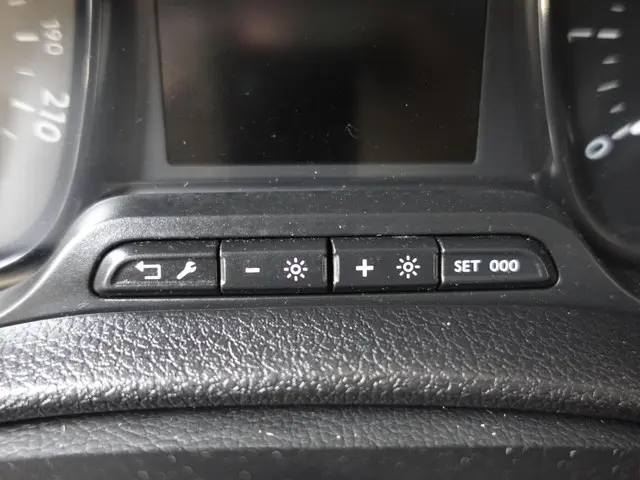 Opel Vivaro L2H1 Edition 145PK Automaat 2023 Diesel 26
