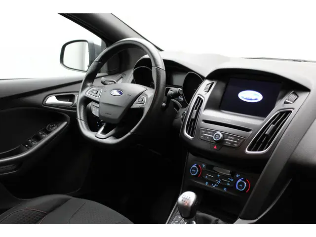 Ford Focus 1.0 ST-Line 2017 Benzine 6