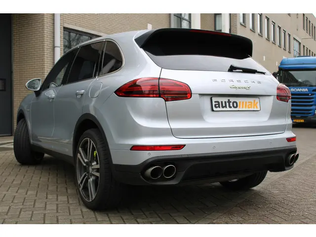 Porsche Cayenne 3.0 S E-Hybrid 2015 Hybride Benzine 4