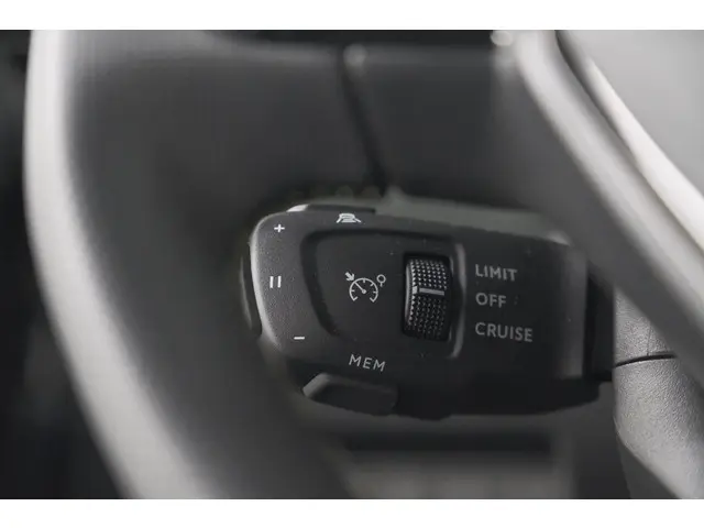 Peugeot 2008 PureTech 130 EAT8 GT 2024 Benzine 44