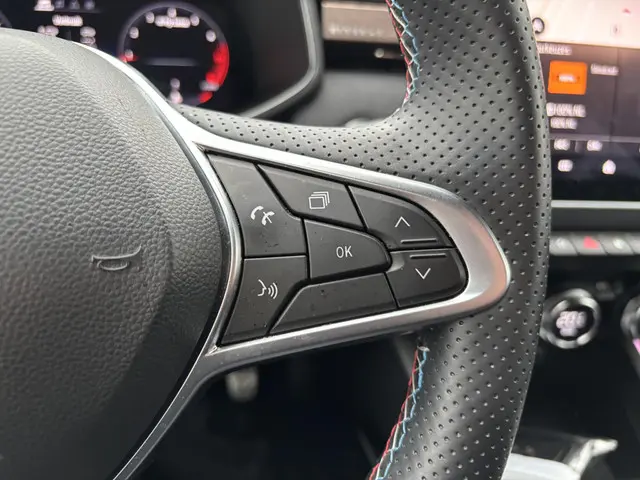 Renault Clio 1.0 TCe 90 GPF esprit Alpine 2024 Benzine 30