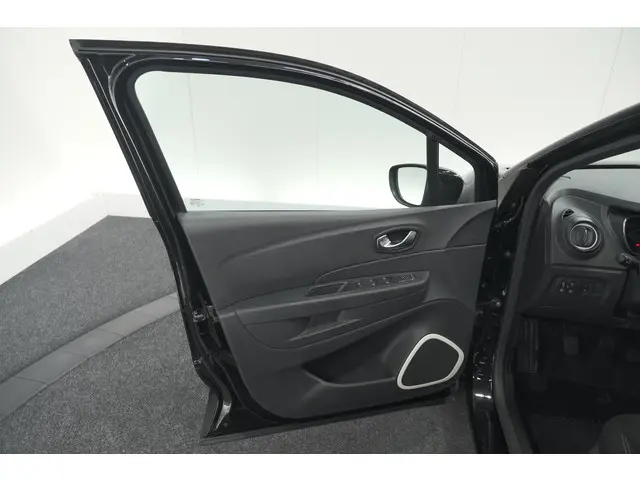 Renault Captur TCe 90 Limited 2017 Benzine 58