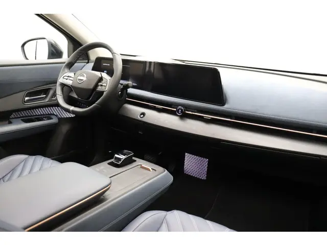 Nissan ARIYA 3