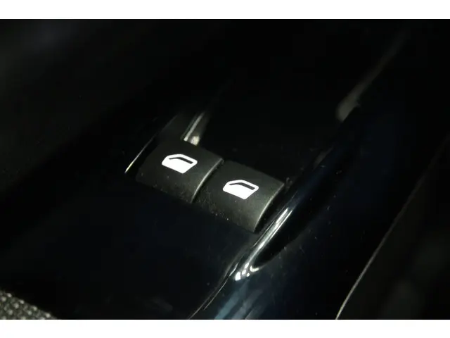 Citroën C4 Cactus 1.2 e-VTi Feel Automaat 2015 Benzine 13