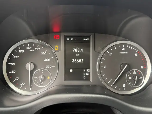 Mercedes-Benz Vito 116 1.9 CDI 2024 Diesel 26
