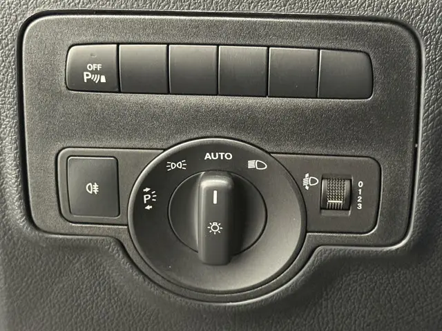 Mercedes-Benz eVito eVito Lang 66 kWh 2023 Elektrisch 34