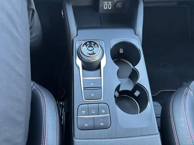 Ford Kuga 2.5 PHEV ST-Line X 2022 Hybride Benzine 17