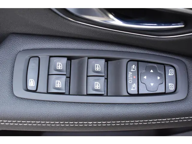 Renault Scénic TCe 140 EDC Bose 2019 Benzine 19