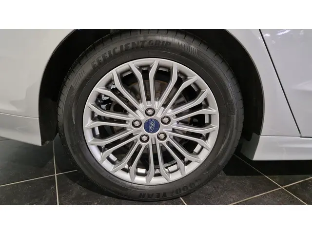 Ford Mondeo 2.0 IVCT HEV Titanium 2020 Hybride Benzine 20