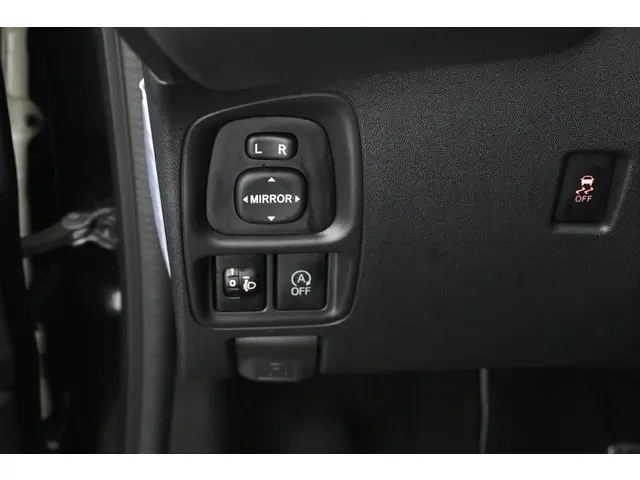 Toyota Aygo 1.0 VVT-i x-play cabrio 2021 Benzine 30