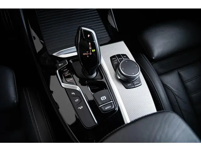 BMW X3 xDrive20i High Executive 2018 Benzine 16