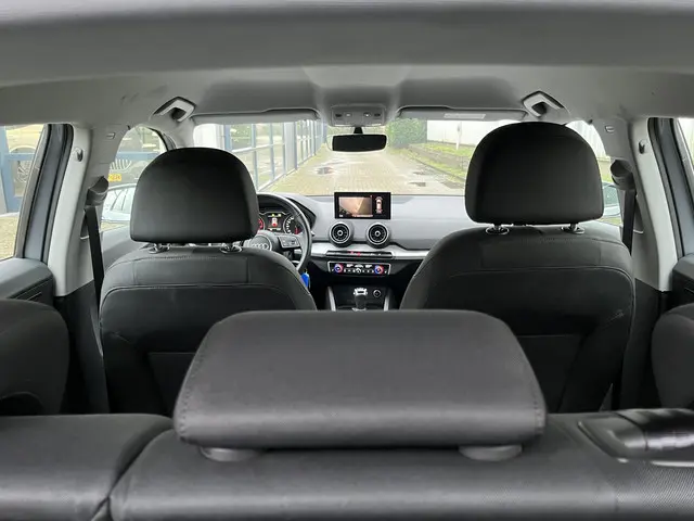 Audi Q2 30 TFSI Business Edition 2021 Benzine 21