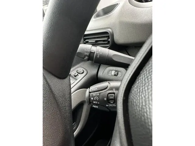 Peugeot Rifter 1.2 Puretech Allure 2019 Benzine 20