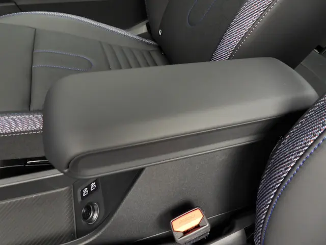 MINI 3-Deurs Cooper C 2024 Benzine 25