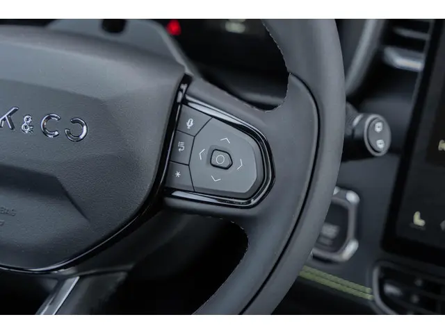 Lynk & Co 01 1.5 Core 2025 Hybride Benzine 14