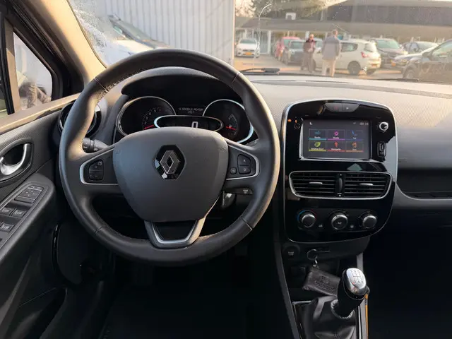 Renault Clio 0.9 TCe Limited 2018 Benzine 9