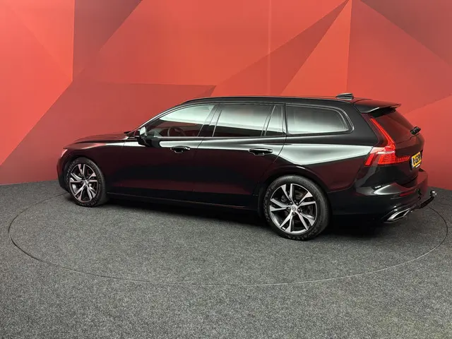 Volvo V60 2.0 B4 R-Design 2022 Hybride Benzine 21