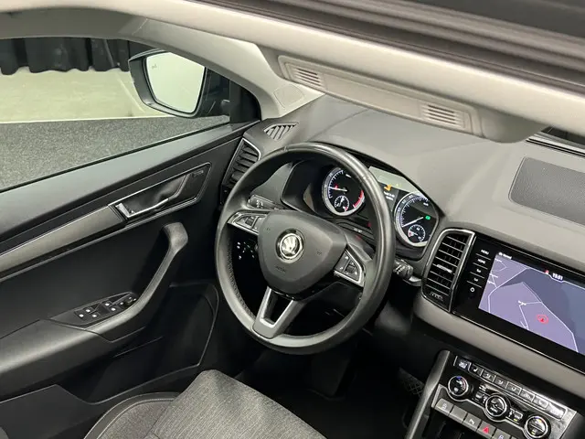 Škoda Karoq 1.5 TSI ACT Style Business 2018 Benzine 52