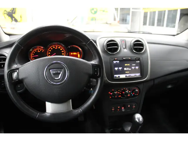 Dacia Logan MCV 0.9 TCe Prestige 2015 Benzine 9